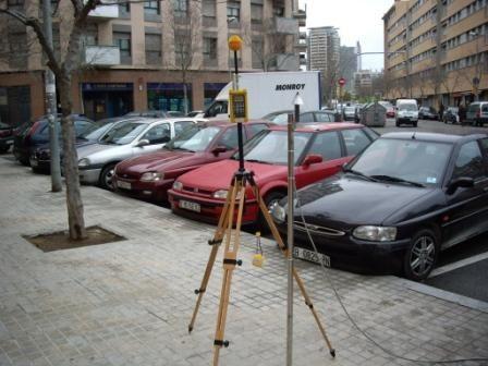 Medidas en banda ancha y banda estrecha de la red Wi-Fi municipal en Barcelona